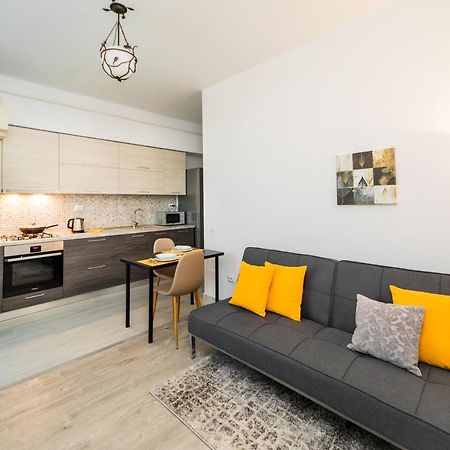 Panorama View Apartment 2Km To Palas Iasi Exterior photo