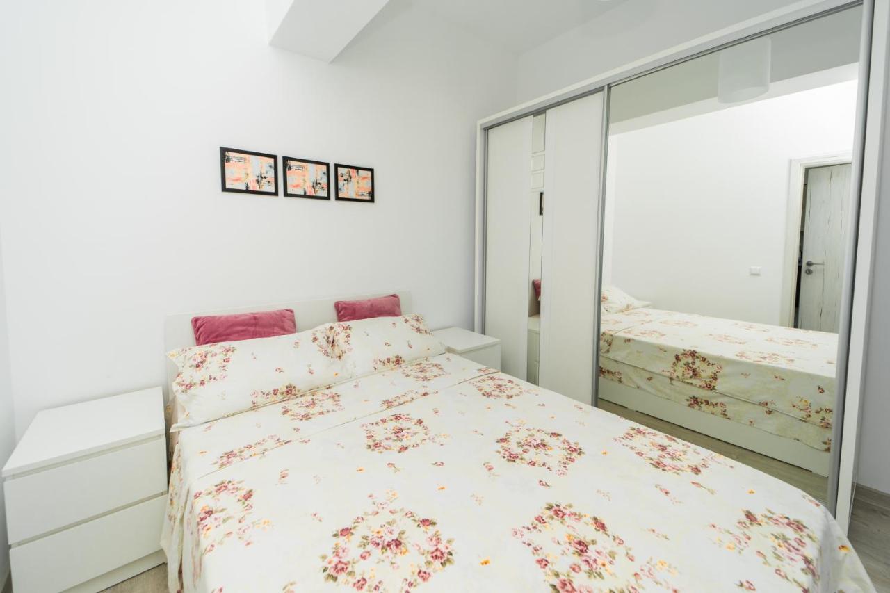 Panorama View Apartment 2Km To Palas Iasi Exterior photo