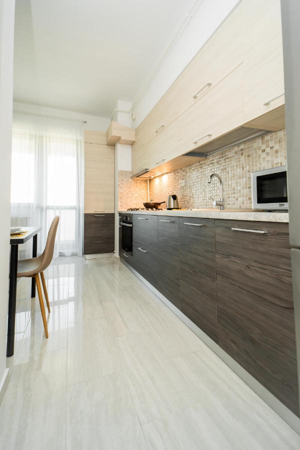 Panorama View Apartment 2Km To Palas Iasi Exterior photo